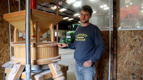 Tous les grains qui vont servir à la fabrication de farine proviennent de l’exploitation.   D. Péronne